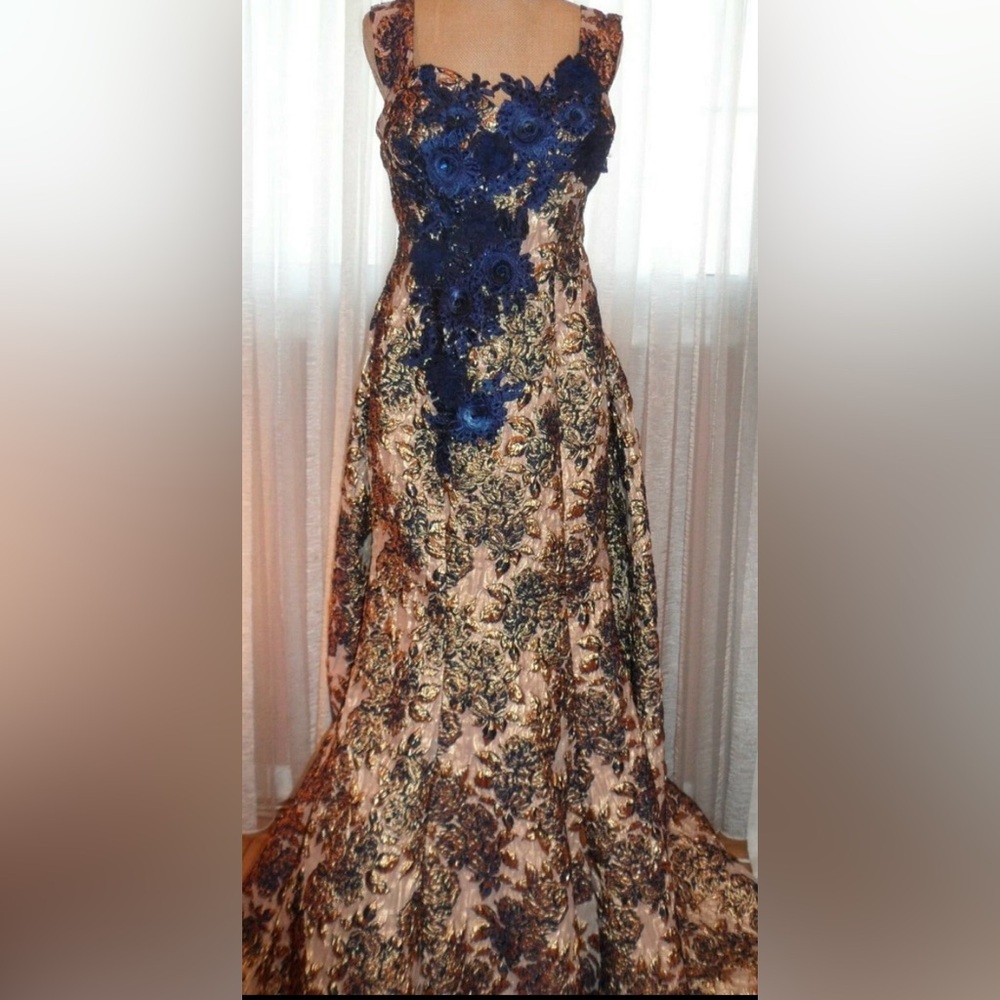 Madarari incredible evening gown, size M/L